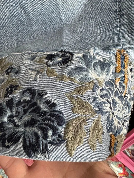 Driftwood Charlee Embroidered Floral Cuff Barrel Leg Jeans Size 33 euc Sundance - Picture 2 of 9